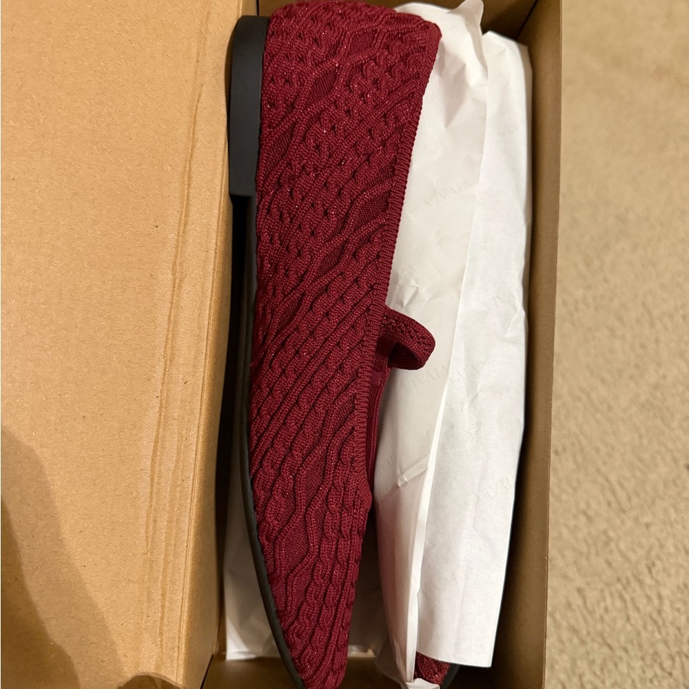 NEW! Vivaia Bordeaux metallic cable flats. 40.5 - Picture 2 of 5